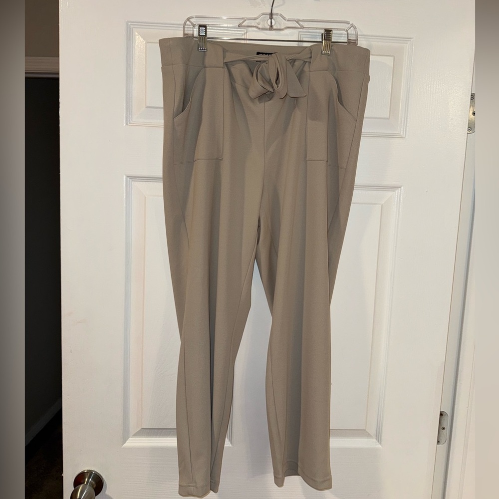 Petite Soho Cream Tan Straight Leg Trousers with Tie Bow Waist - Size P XL 🤎